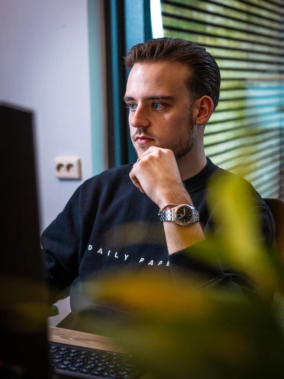 Lucas, oprichter van Fixels, in de studio
